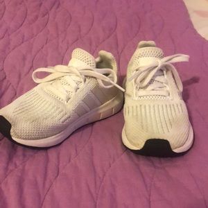 Adidas Tennis Shoes